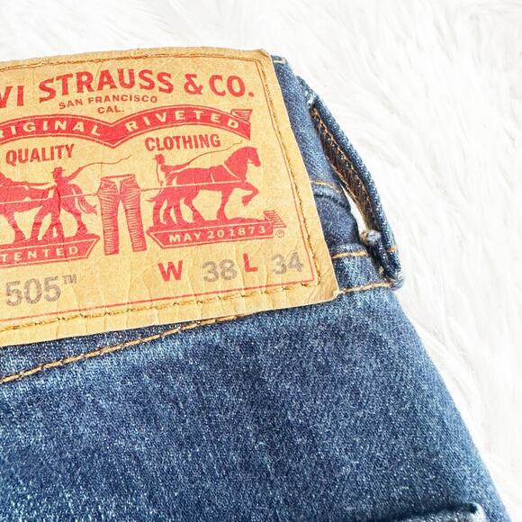 Levi's 505 Men's Jeans Size 38x34 Straight Leg Classic Fit Medium Wash Denim USA - Picture 5 of 6